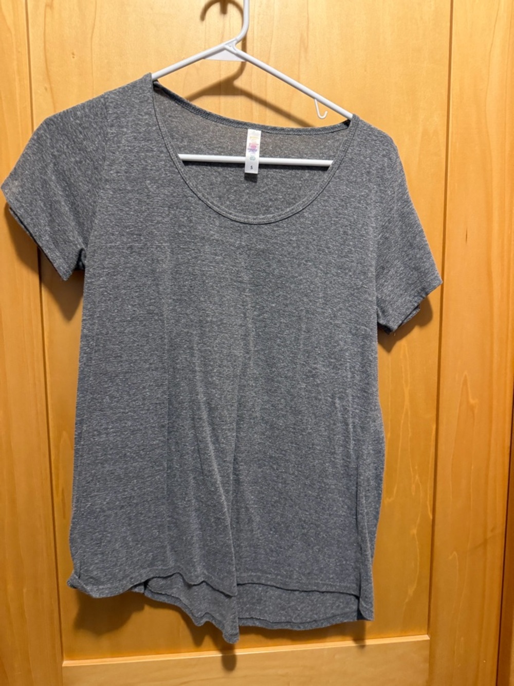 LuLaRoe Heather Gray Short Sleeve Scoop Neck Top